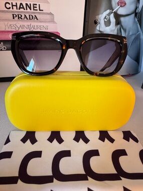 Marc Jacobs Tortoiseshell Frame Sunglasses with Yellow Case. NWOT